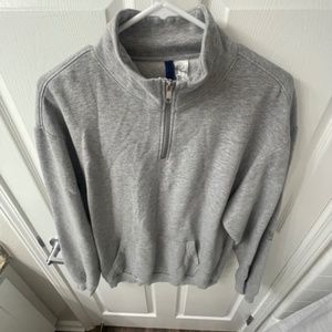 Simple Quarter zip Grey Sweater M